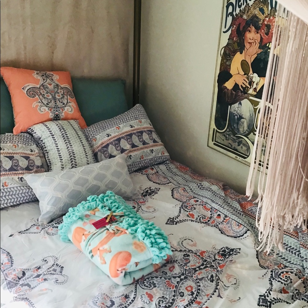 🌻TONS OF NEW STYLES COMING NWT BOHEMIAN ARMENIAN